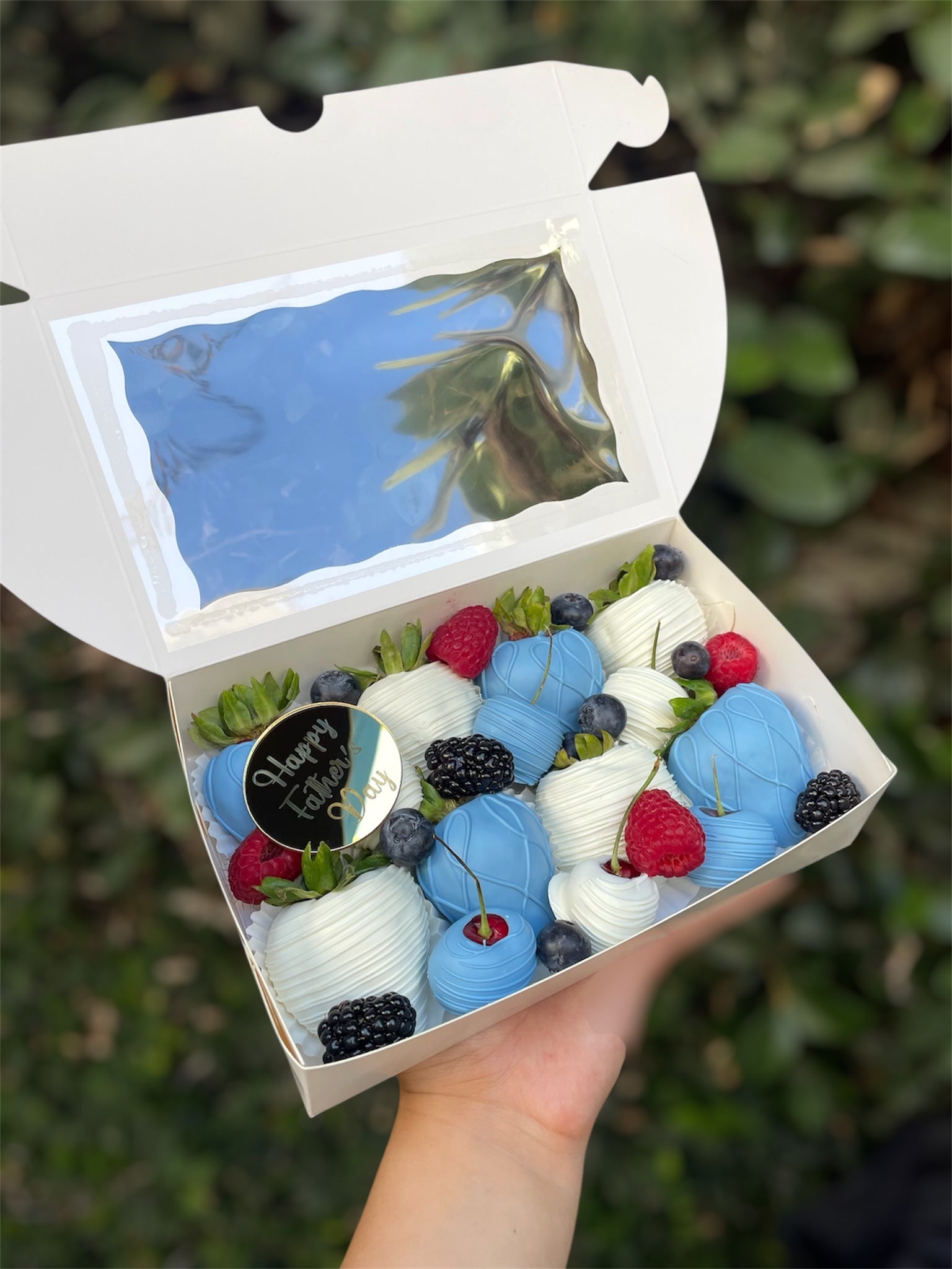 Father’s Day Blue strawberry Box